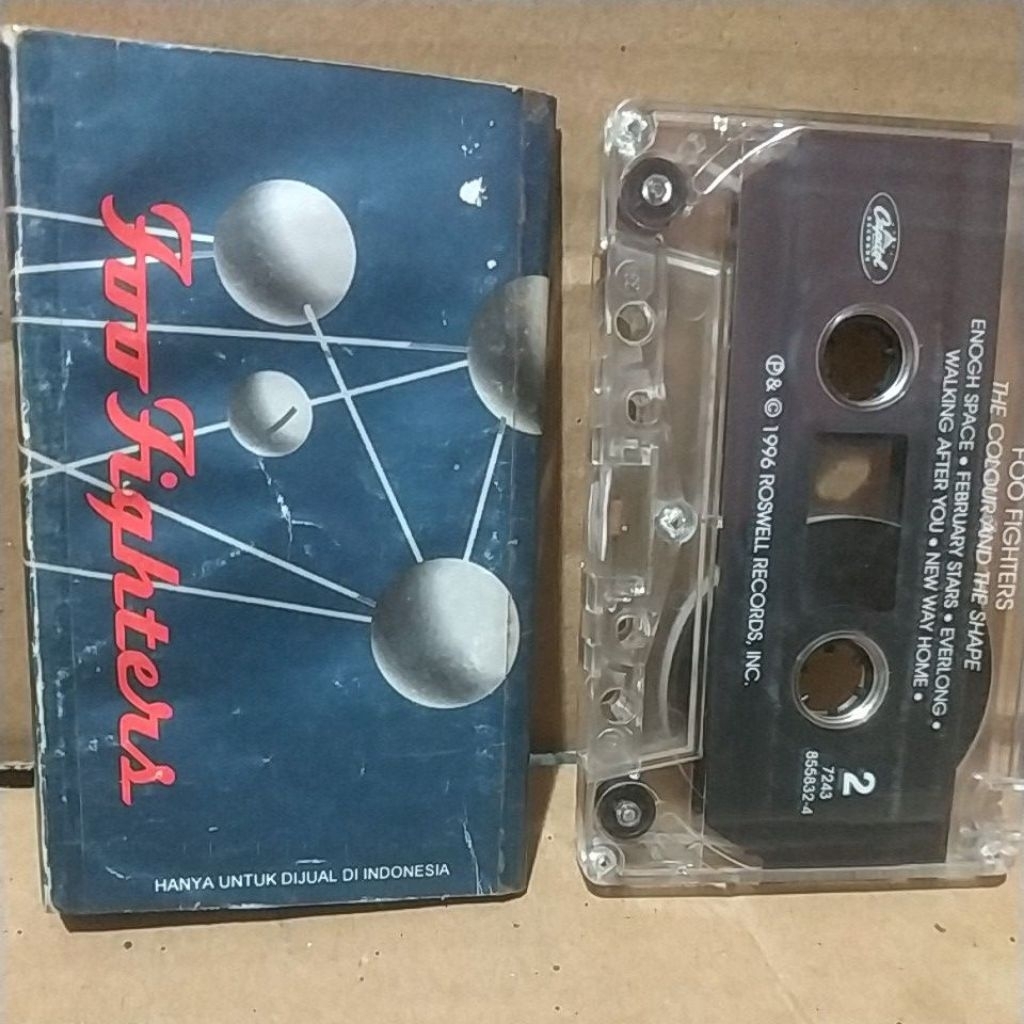 Kaset pita Foo Fighters - The Colour and The Shape (Cermati Videonya)