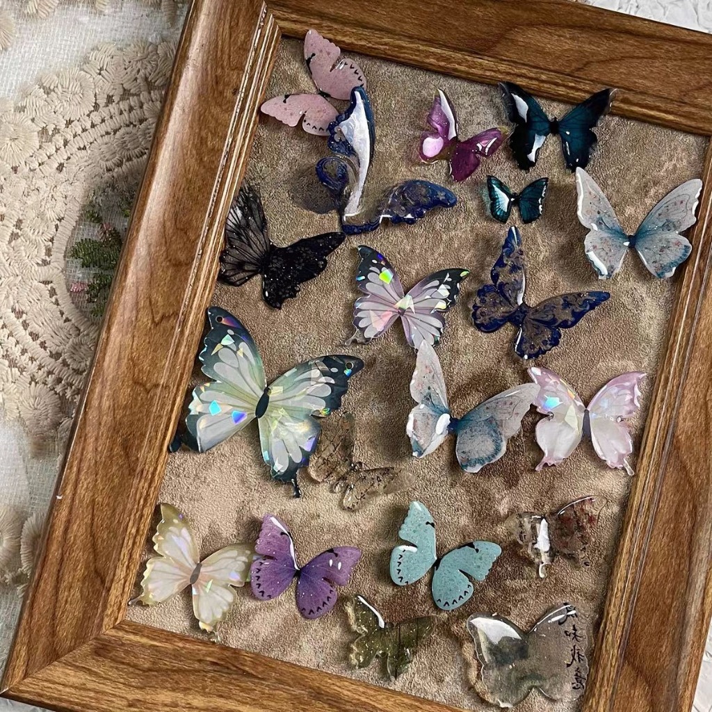 Handmade DIY three-dimensional butterfly cream drip resin phone case resin decorative ring bracelet 