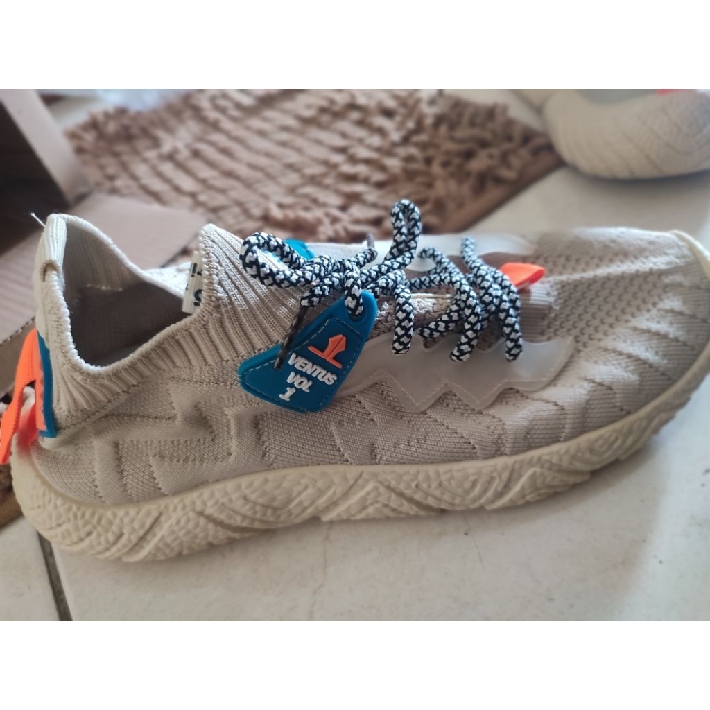 Sepatu Running Yeezy Boost Sepatu Kuliah Larocking Sepatu Sekolah Sepatu Fashion