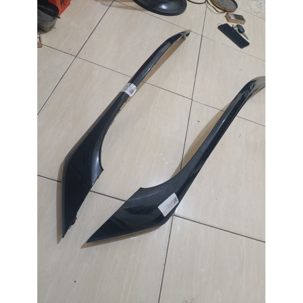 list lampu list headlamp Fortuner Legender original