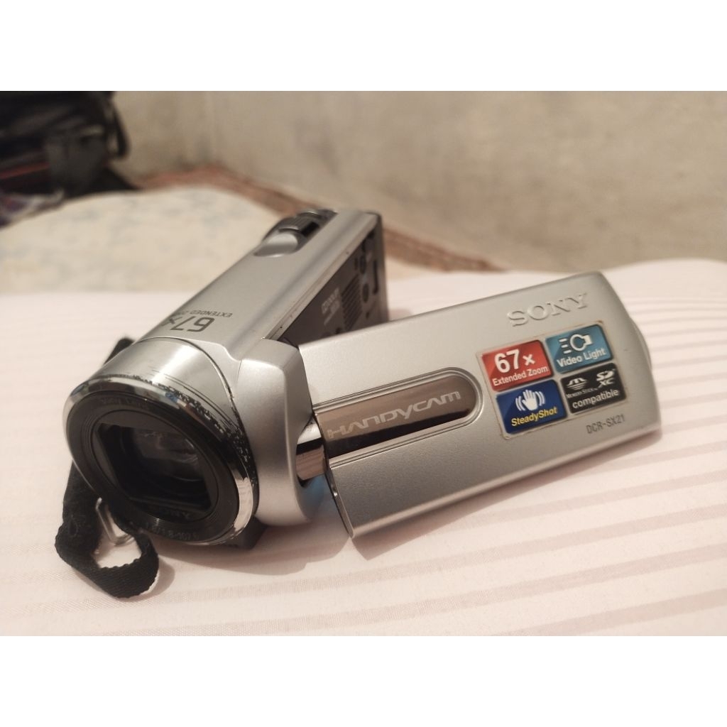 

Handycam Sony DCR-CSX21E