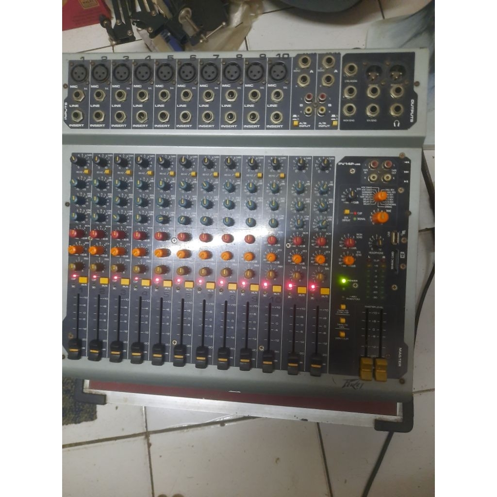 power mixing console 14chanel bypeavey