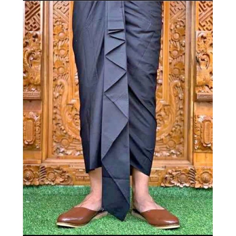 KODE R86U Kamen Bali Pria Dewasa Saput Setengah Jadi Hitam Dan Putih