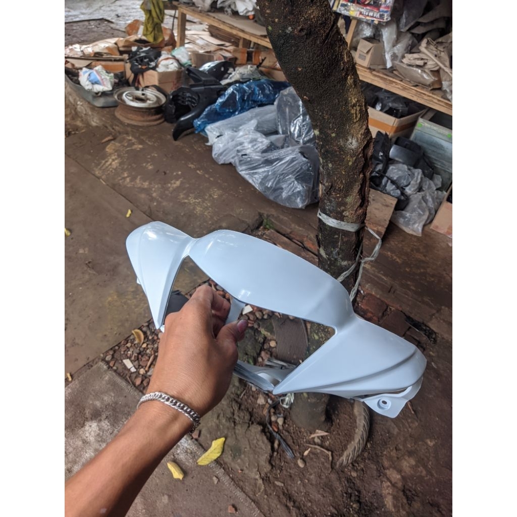 Batok lampu depan mio j warna putih