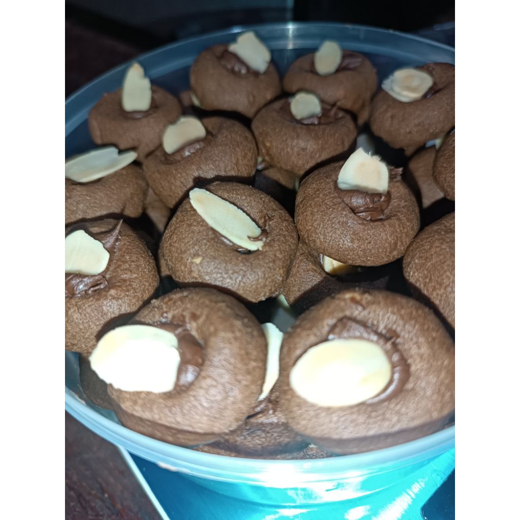 

Cookies Coklat Mede Almond