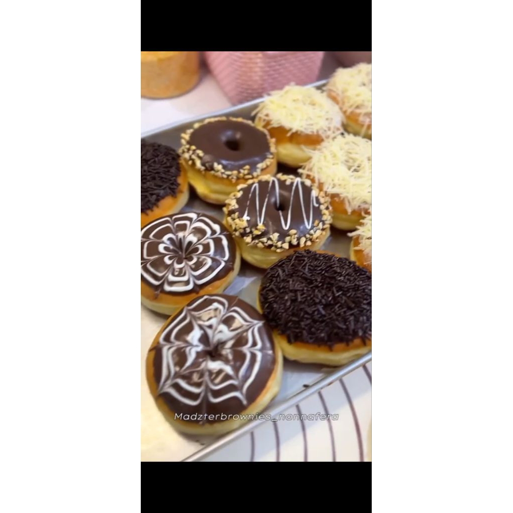 

donat susu gemoy / donat susu gendut / donat susu malang / donat susu / donat susu topping coklat / donat susu topping keju