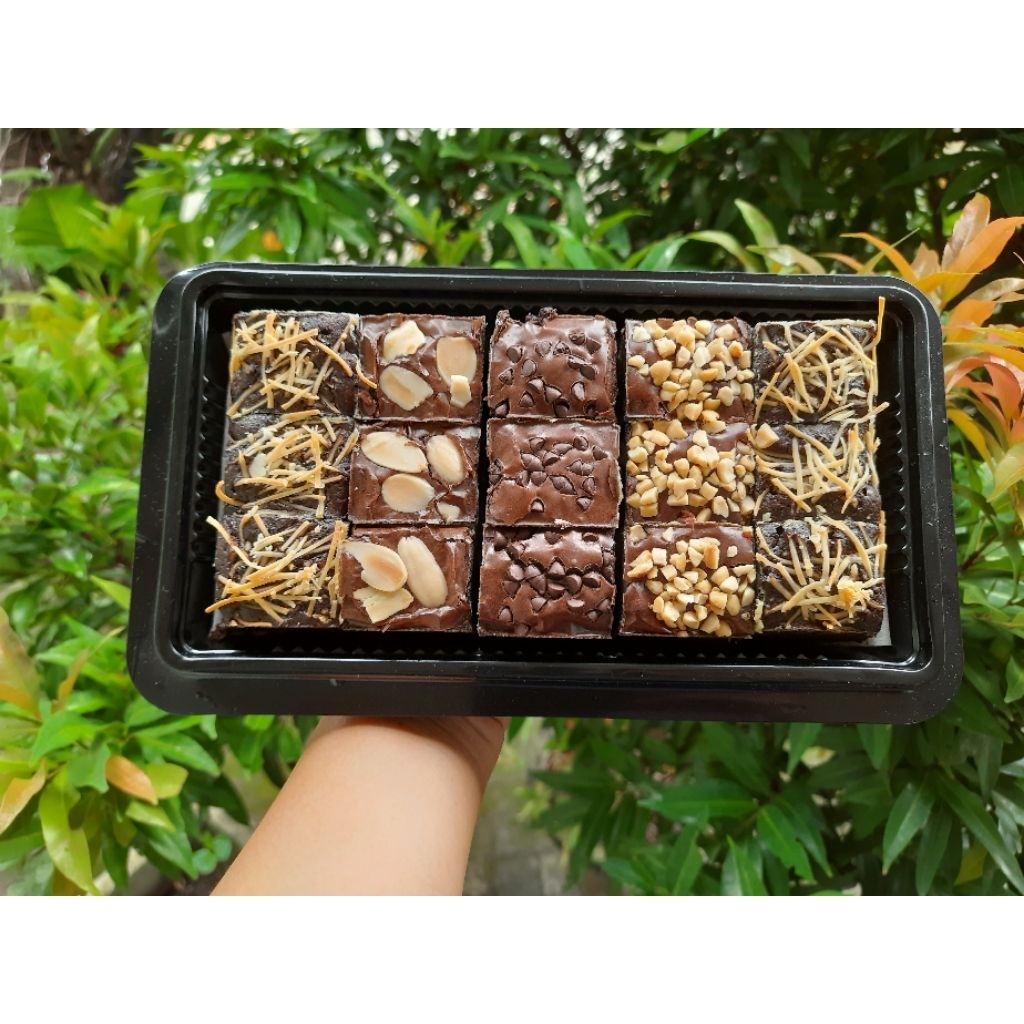 

Fudgy brownies panggang ukuran 20x10