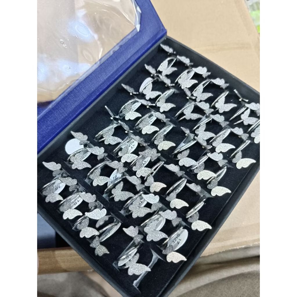 Grosir Cincin Titanium Terbaru Kupu Kupu Spiral Silver isi 36 Pcs