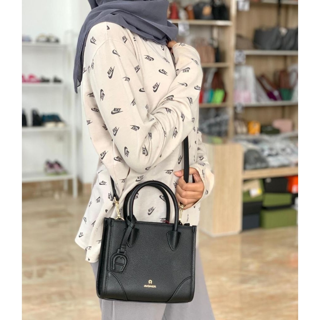 Aigner Samara Icon Shopper XS