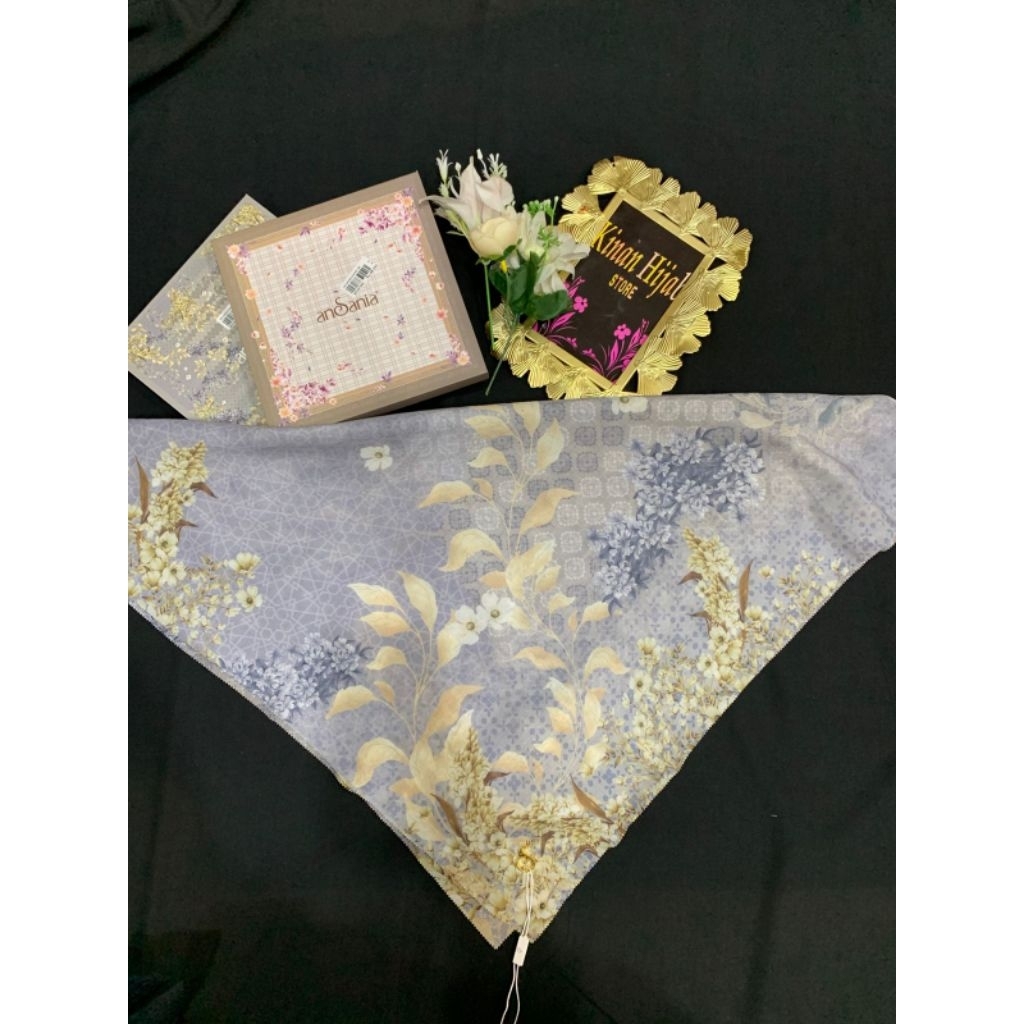 Hijab Segiempat Motif by Ansania Hijab
