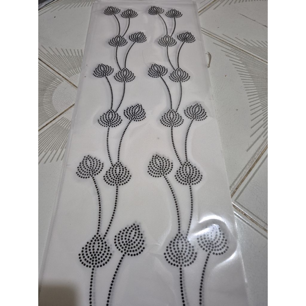 PAYET PRESS MOTE GOSOK SWAROVSKI MOTIF DAUN