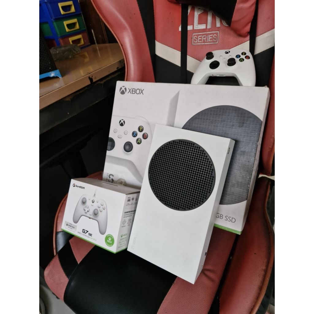 Xbox Series S 512GB Fullset Fullgame Mulus no Minus + 2 Controller