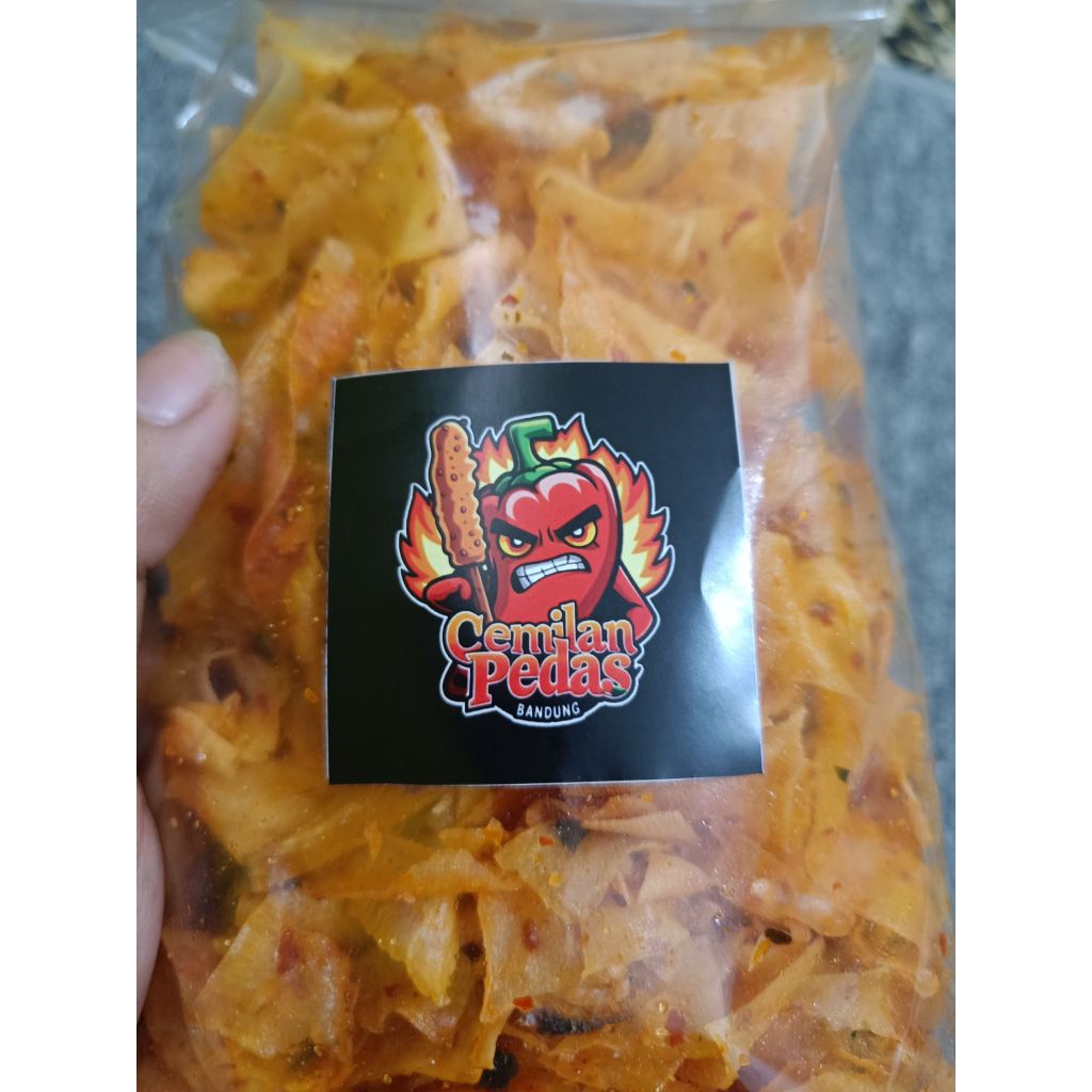 

KERIPIK SETAN SINGKONG PEDAS DAUN JERUK CAMILAN PEDAS BANDUNG Food Snacks Cemilan Kripik