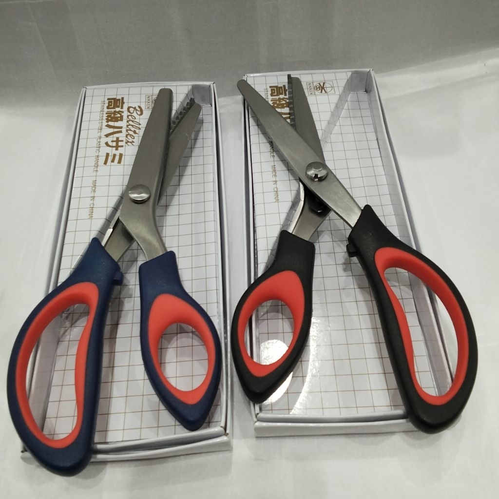 

Gunting Zig Zag / Gunting Gerigi / Gunting Gelombang