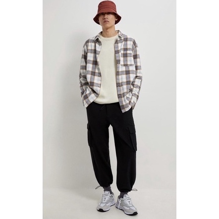 KODE F32K Flanel Uniqlo Chino Shortpants Cream Katun