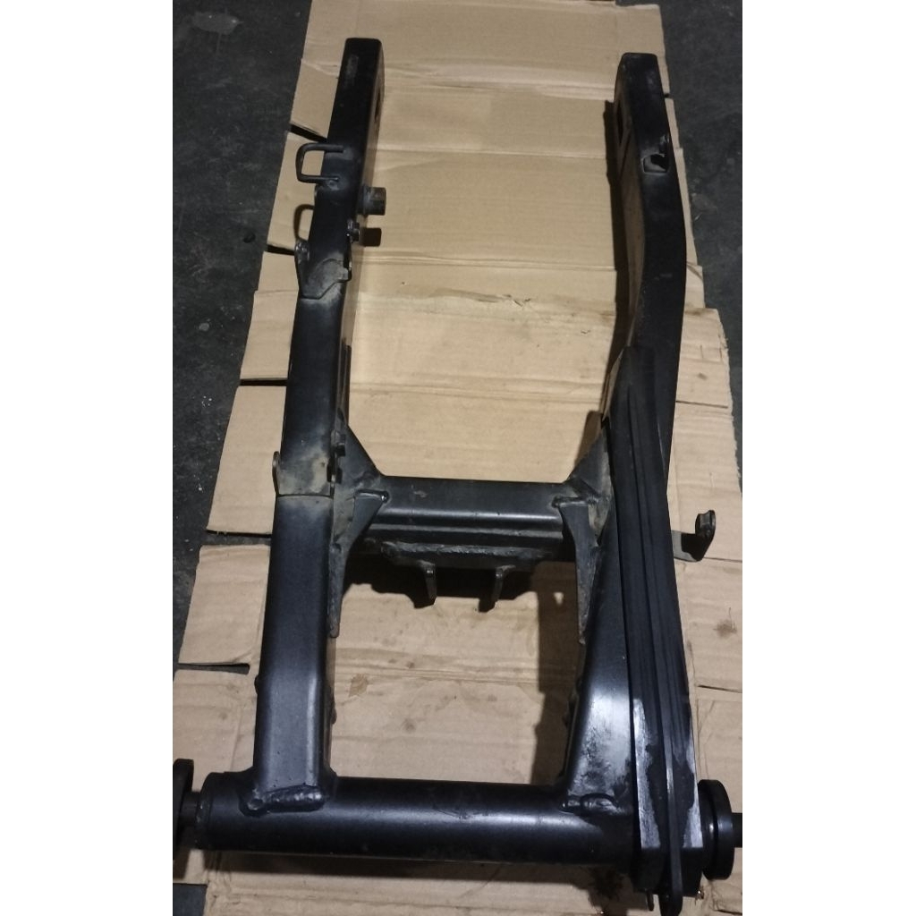Swing arm CBR 150R facelift PNP sesuai foto ori copotan