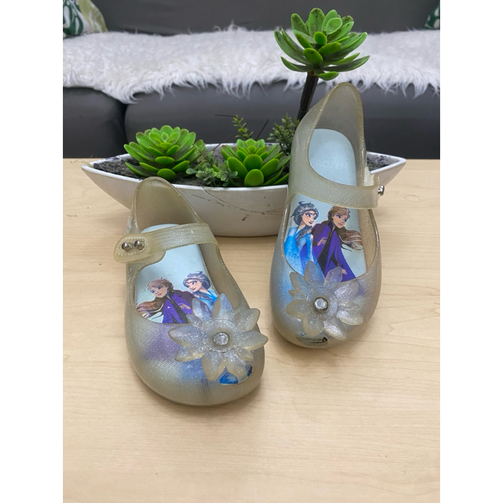 prelove sepatu mini melissa frozen
