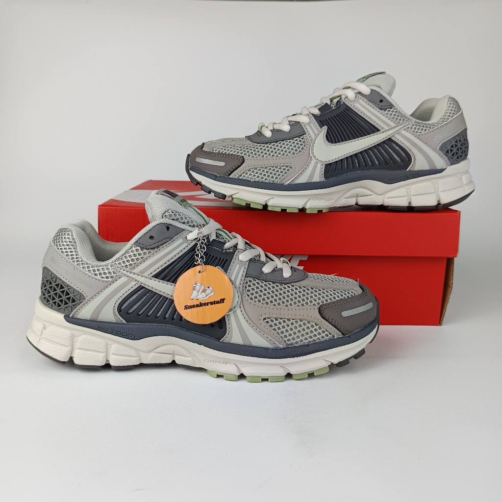 Sepatu Nike Air Zoom Vomero5 cobblestone