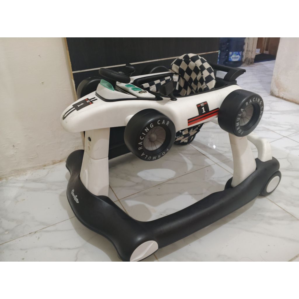 Cocolatte Baby Walker Preloved