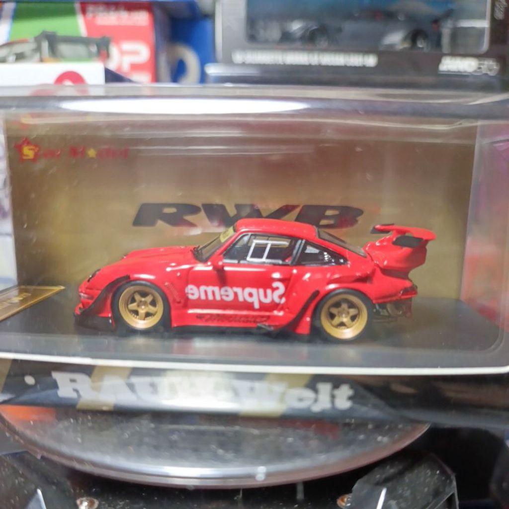 Star model Porsche RWB Supreme