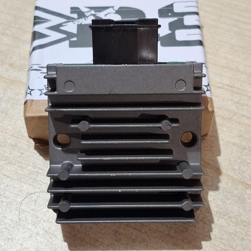 KIPROK REGULATOR PNP CB400 CBR400 SHADOW 400 VT750 SHADOW