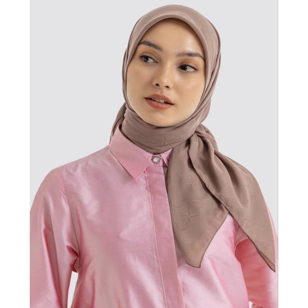 Hijab Segiempat Scarf by Ria Miranda