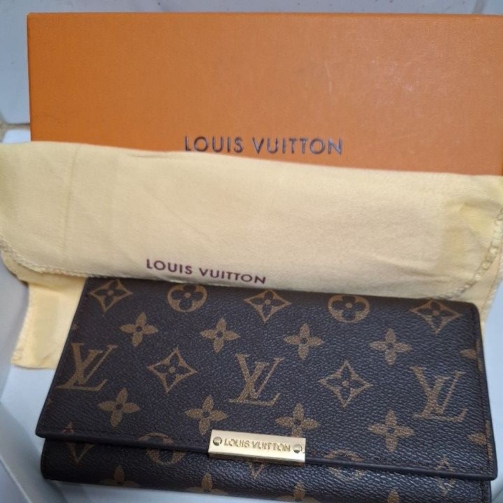 preloved dompet panjang LV