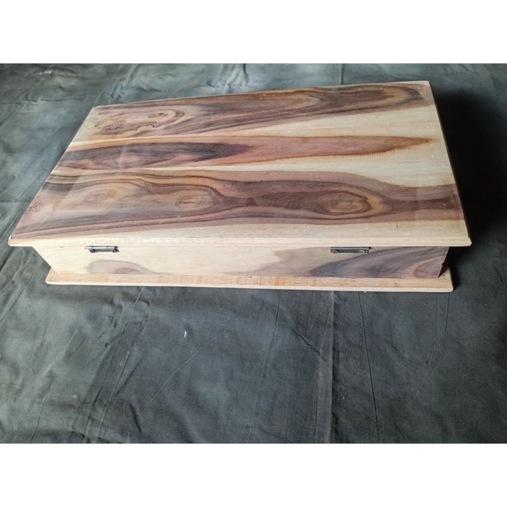 kotak keris dan pusaka lain