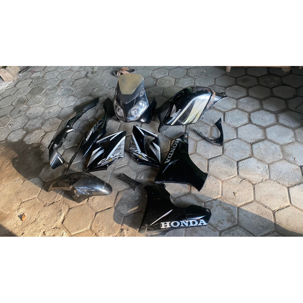 original fullset body honda cbr 150r old thailand karbu cbr 150 cbu kpp bodi set body set full fairi