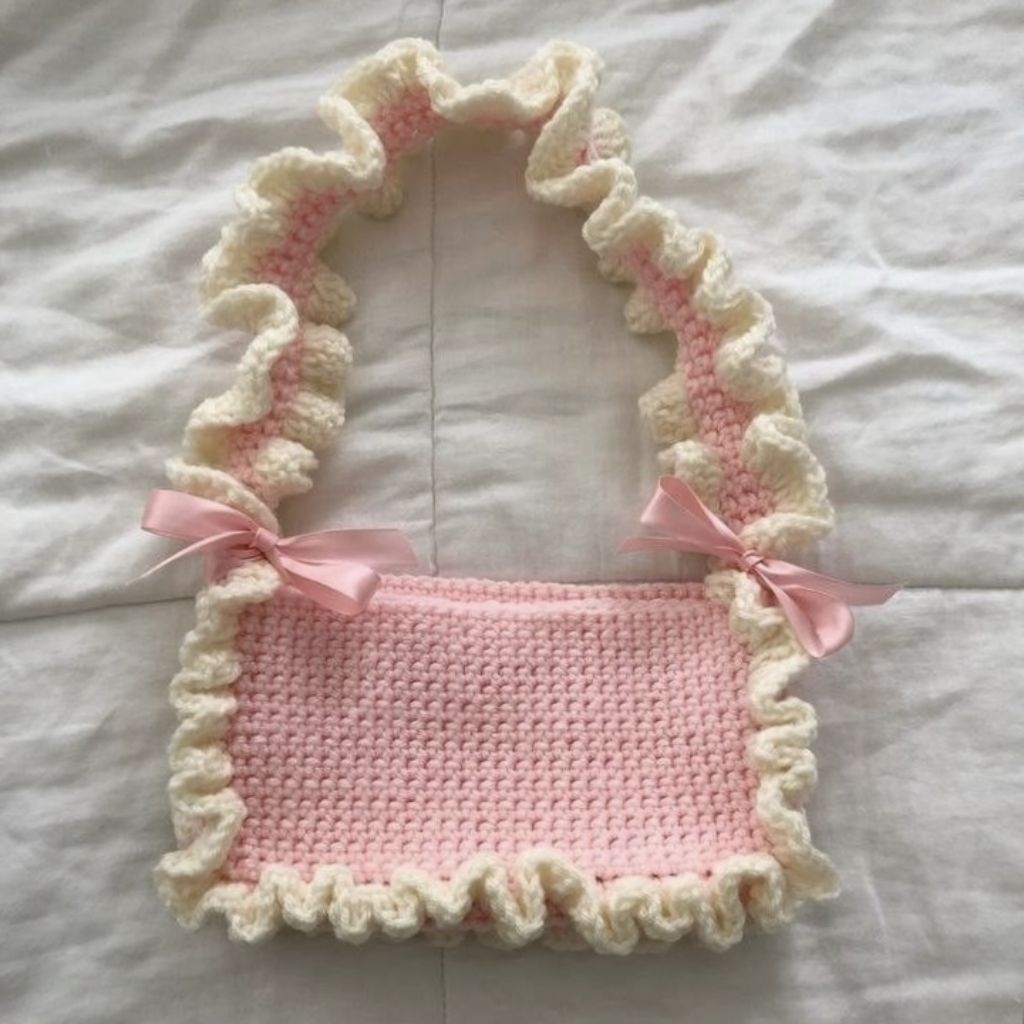 CROCHET RUFFLE BAG