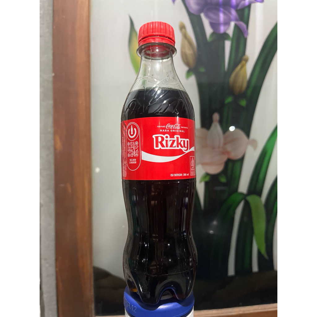 

Coca cola 390ml 1 botol segel event ada nama nama orang