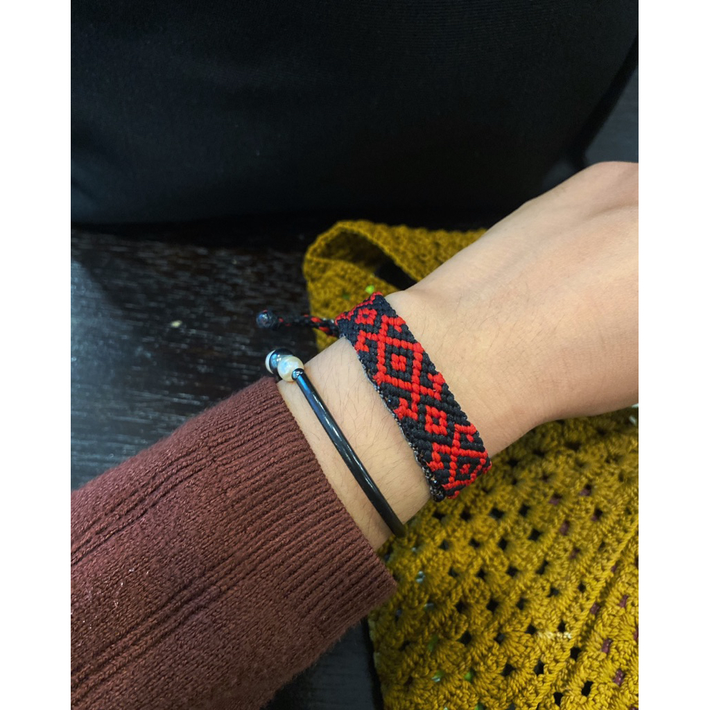 gelang etnik motif dayak