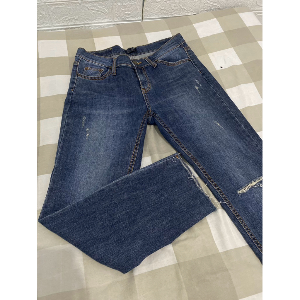 Preloved Ripped Jeans
