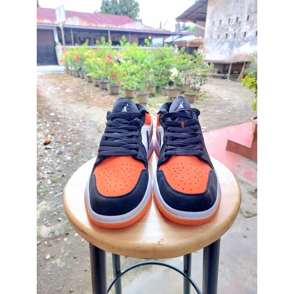 Sepatu AJ 1 Low Orange