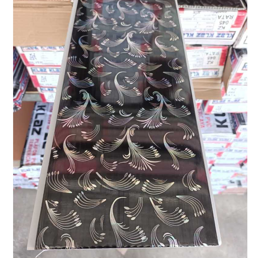 Plafon Pvc Aesthetic Glossy Motif Hitam Bulu