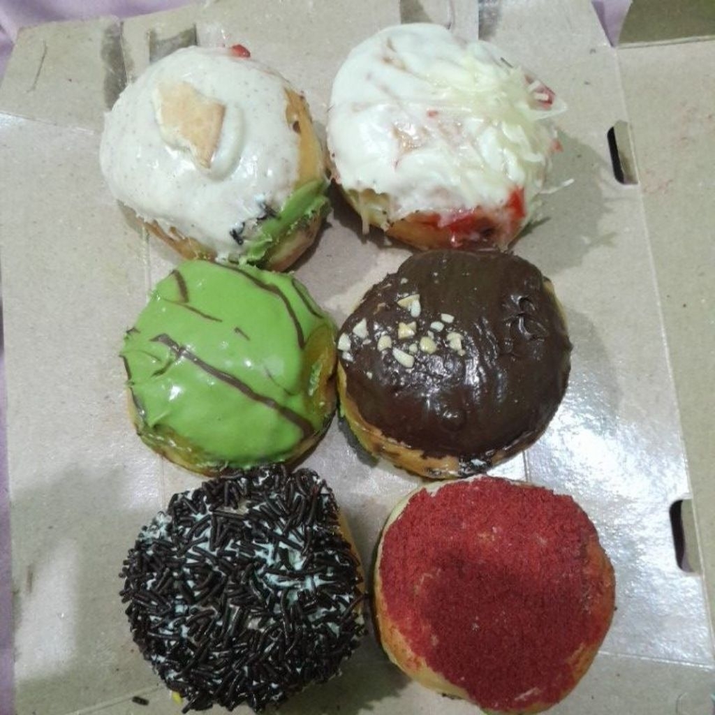 

Diverse Donuts Mini