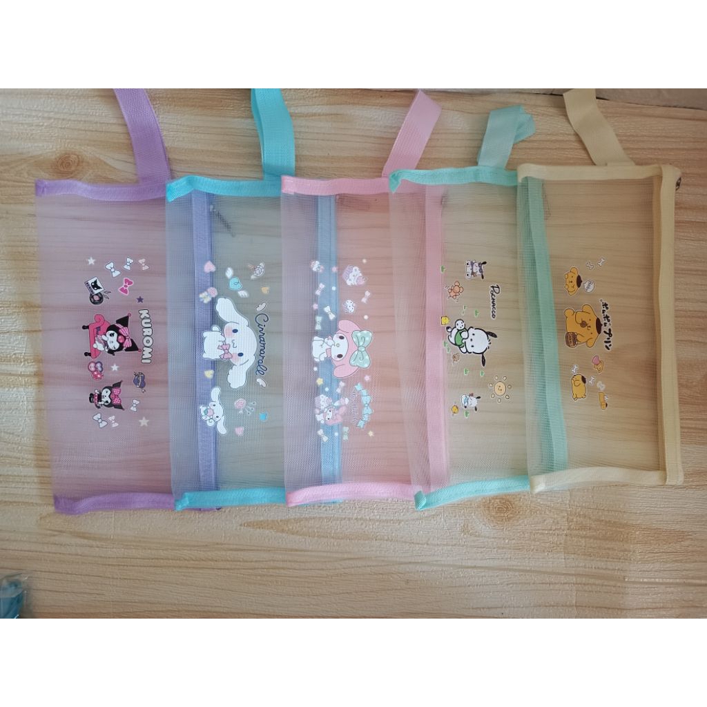 

pouch sanrio