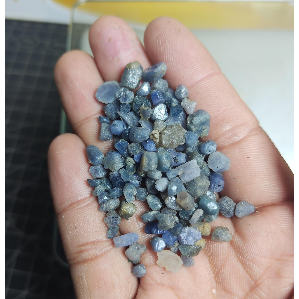Natural Blue Sapphire rough (50)