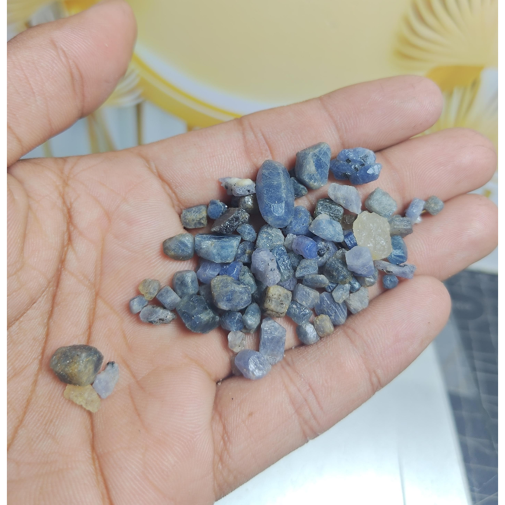 Natural Blue Sapphire rough (51)