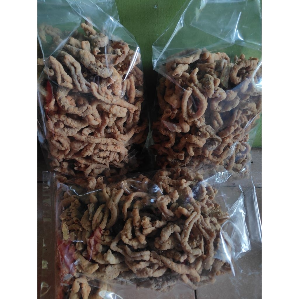 

Kripcus-Kripcus Banyuwangi-Keripik usus Banyuwangi-Keripik Usus Rogojampi