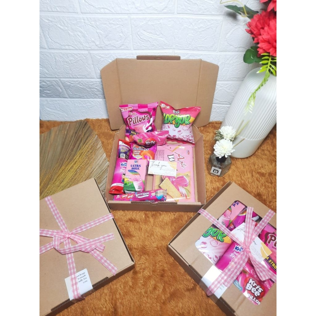 

Hampers Snack Box - Gift Snack Box - Snackbox Hadiah - Gift Box Snack - Hadiah Ulang Tahun - Kado Snack - Hadiah Pacar