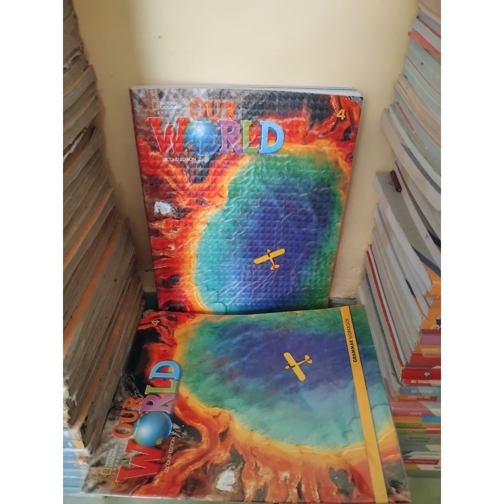 OUR WORLD 4 SEPASANG ORI BEKAS