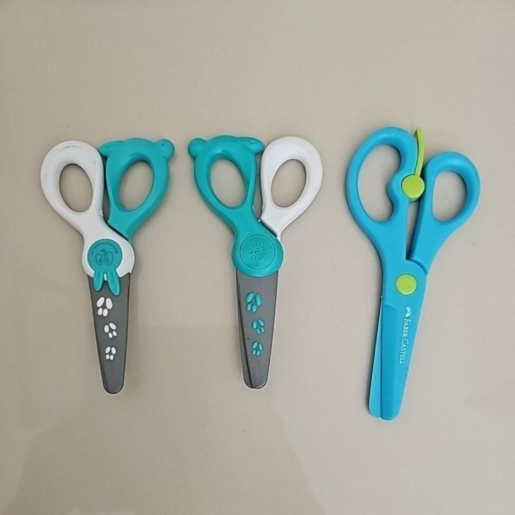 

PRELOVED Gunting anak balita (take all 3pc)