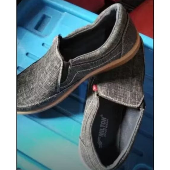 pantofel sepatu pria Milton