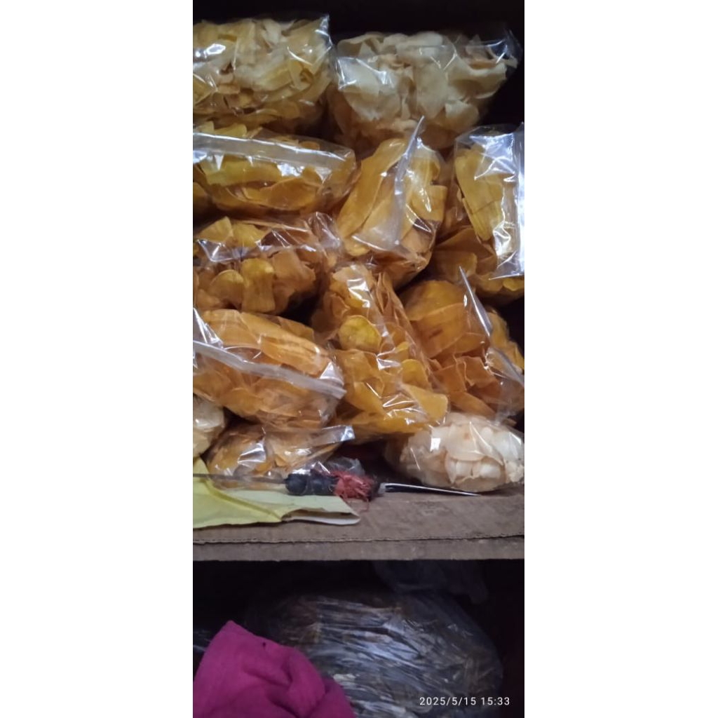 

makanan khas/snack produksi tasik/sale pisang/keripik pisang/keripik singkong/kerupuk