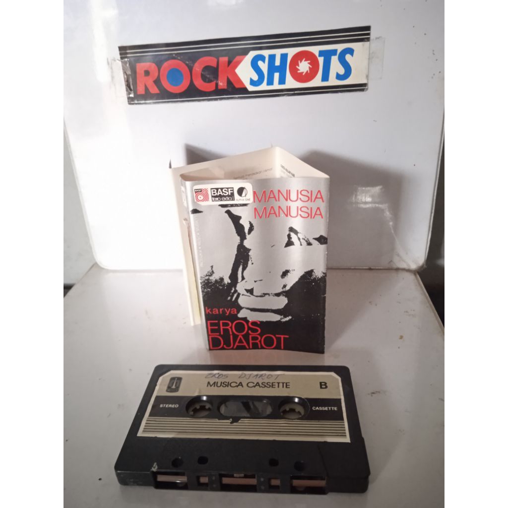 kaset pita Eros Djarot Manusia Manusia