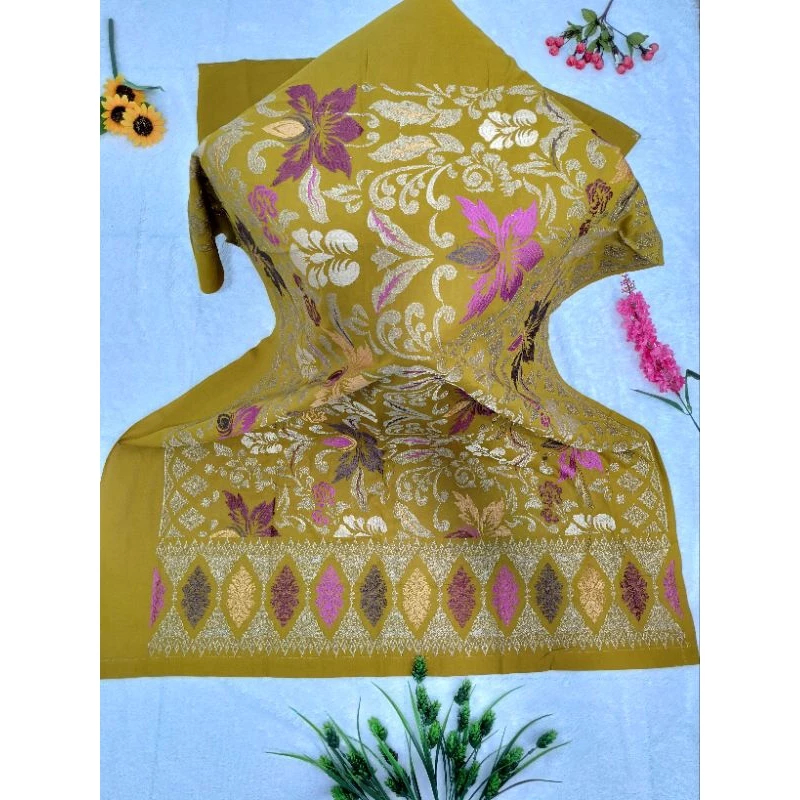 Kamen Bordir Lembaran, Pakaian Bawahan Pria Wanita, Adat Bali