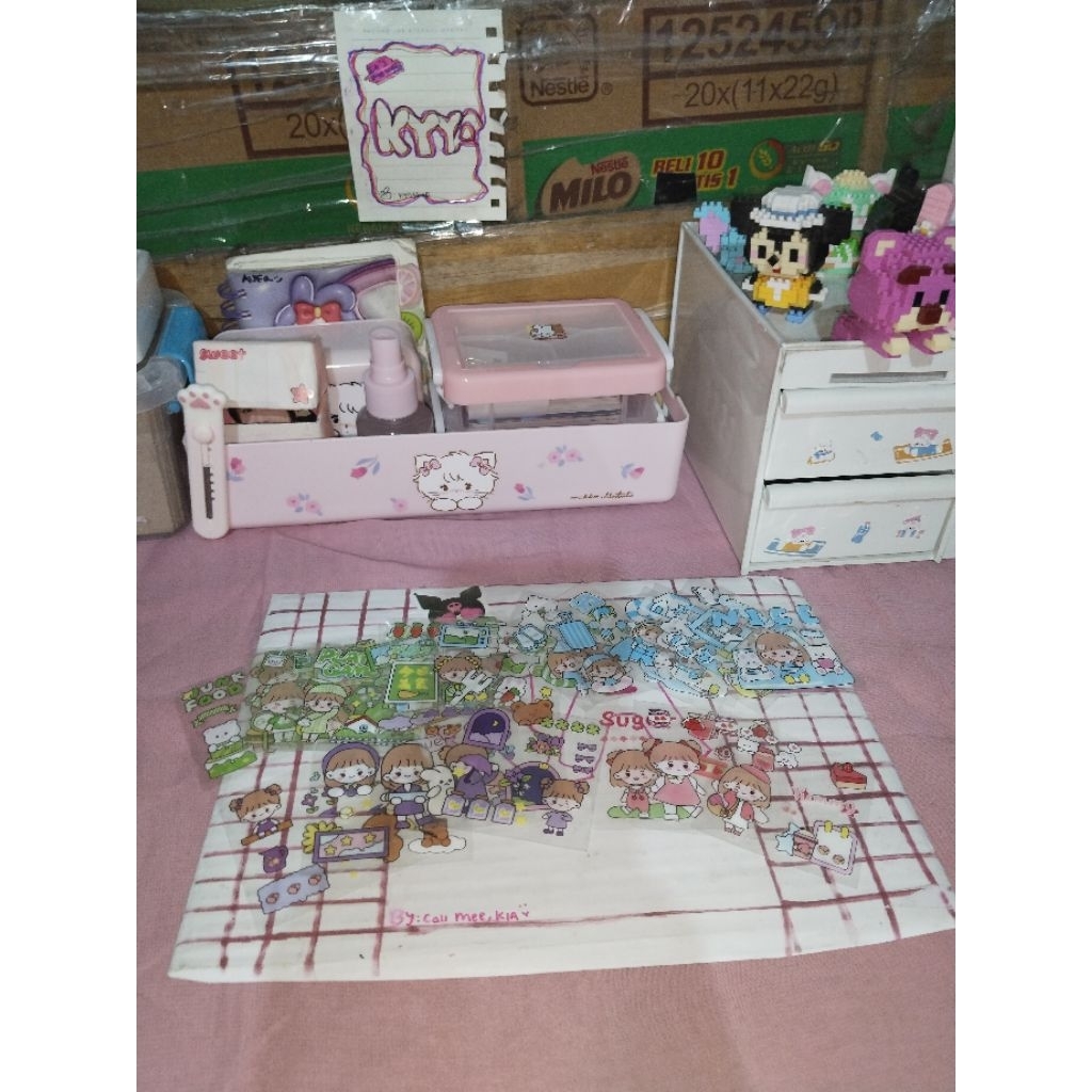 

25 pcs sticker momo 4 warna random (read deks!)