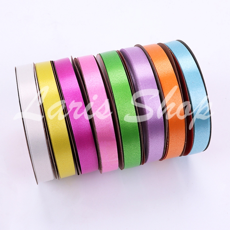 

Pita Jepang / Pita Kado 3/4 inch (2cm) Pita Balon / Curly Ribbon Plastik Warna Warni Putih Kuning Pink Hijau Tua
