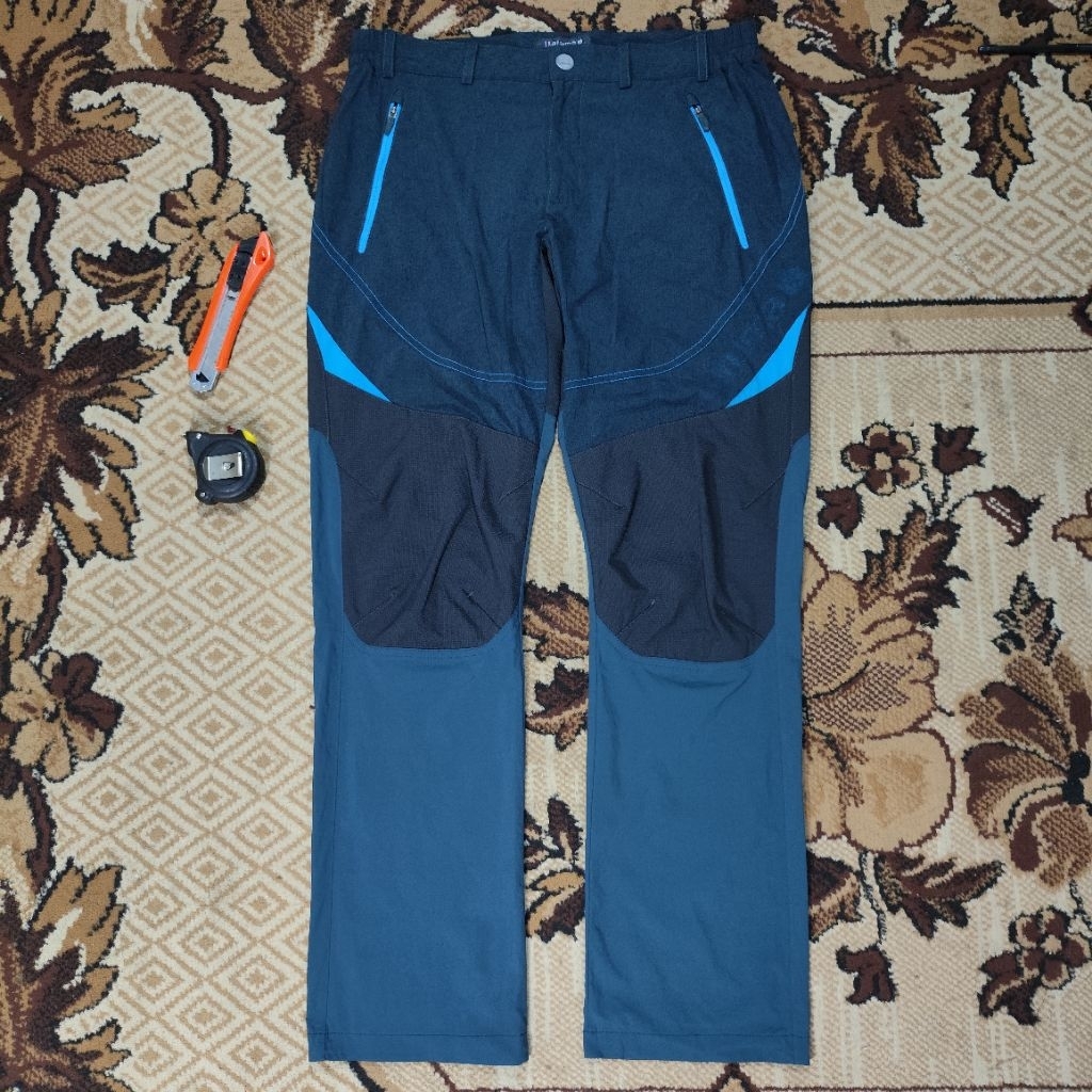 CELANA OUTDOOR HIKING LAFUMA